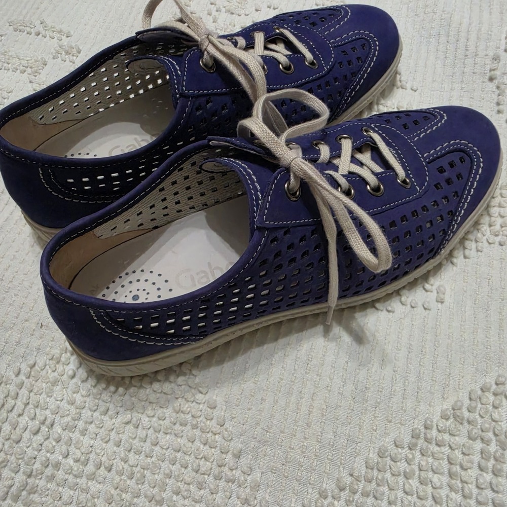 Gabor Blue With Purple Hue‎ Leather Punch Out Comfort Sneakers Size 5